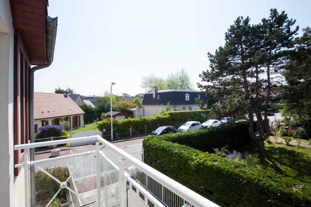 Appart Residence Proche Plage Avec Piscine Et Parking Couvert Prive Merville-Franceville-Plage Kültér fotó